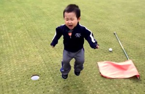 Little-Peter-Reacts-to-Missed-Putt